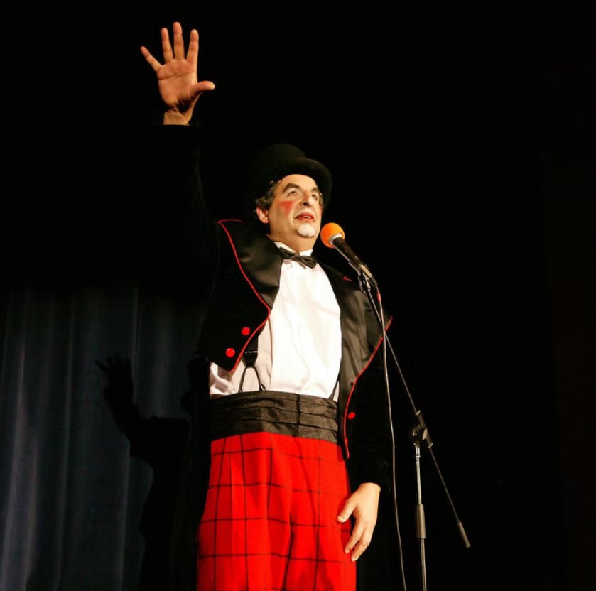 Jeff Raz as MC